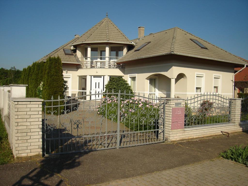 Fortuna Apartman Bük Exterior foto